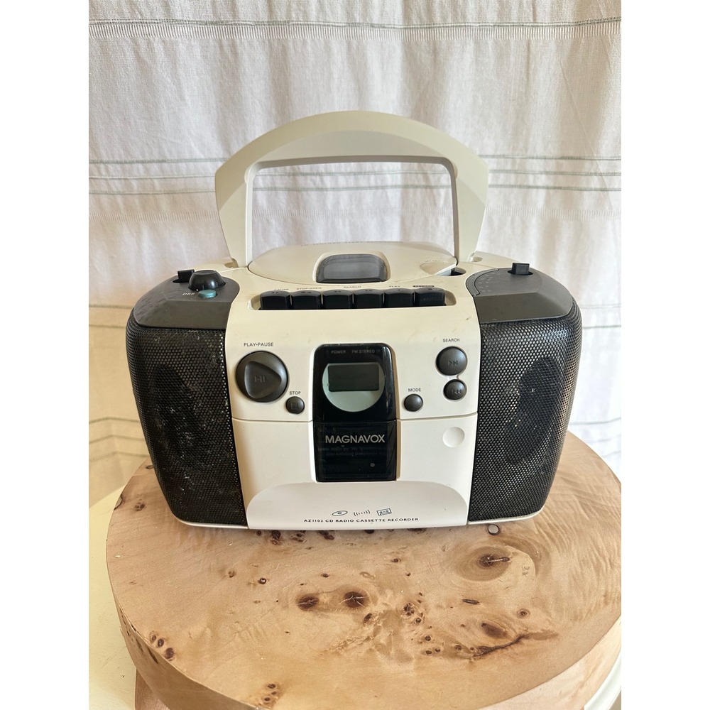 Magnavox AZ1102 CD Radio Cassette Recorder Boombox Portable White DBB AM FM